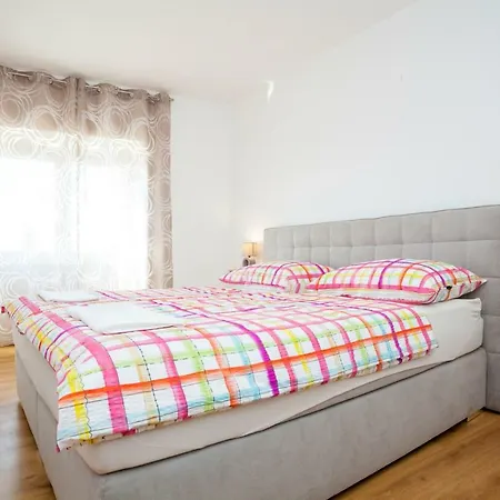 Apartment Ivica Milohnici